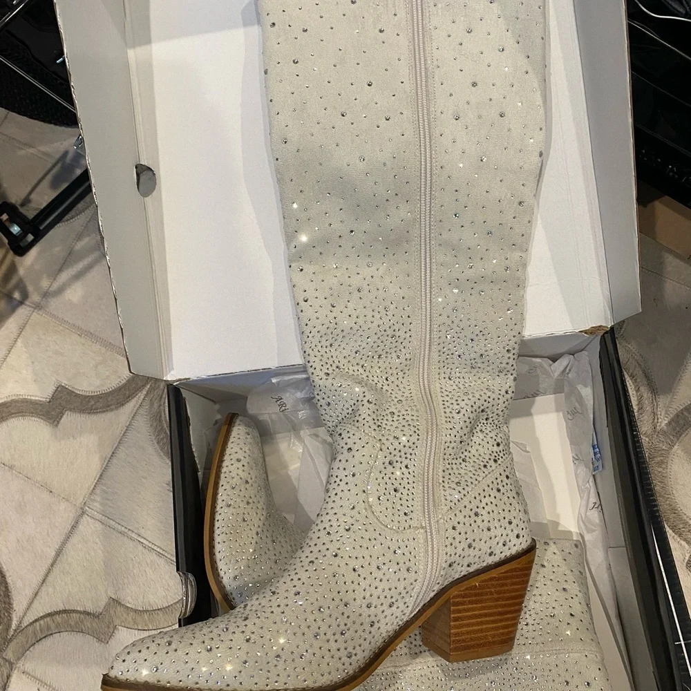 ARIDER GIRL Shine Women's Rhinestone Embellished Almond Toe Side Zipper Boot